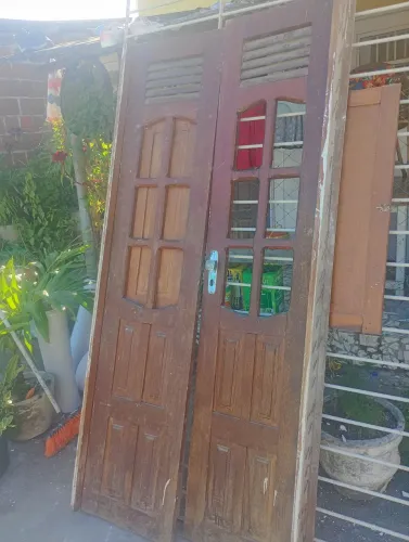 Porta de madeira 2,10,90