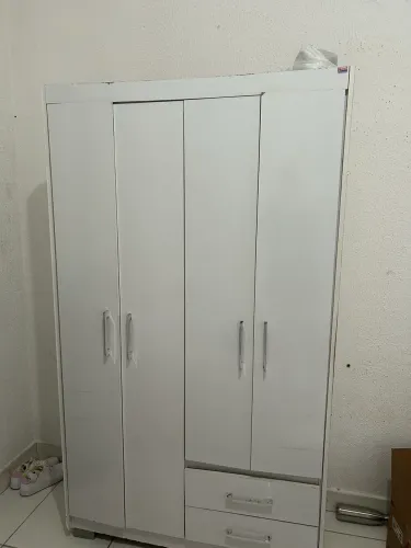 Guarda-roupas 4 portas