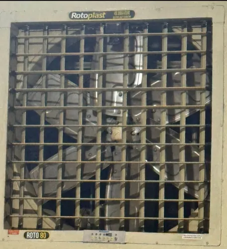 Vendo climatizador industrial 220vts tudo funcionando Vim buscar em Cuiabá