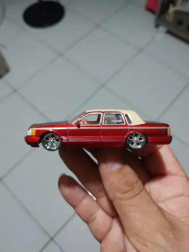Miniatura Jada Toys Dub City 1:64 - 1990 Lincoln Town Car (2005) - Rara