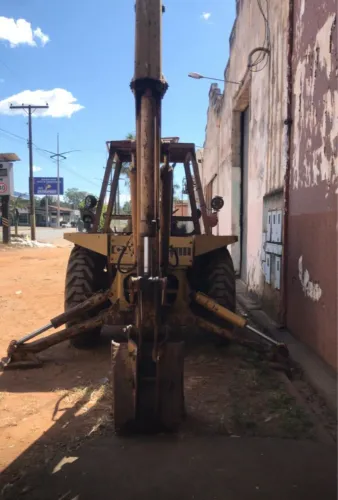 Retroescavadeira Case 580H