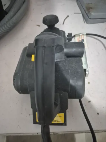Plaina eletrica Hammer 120v de 760w