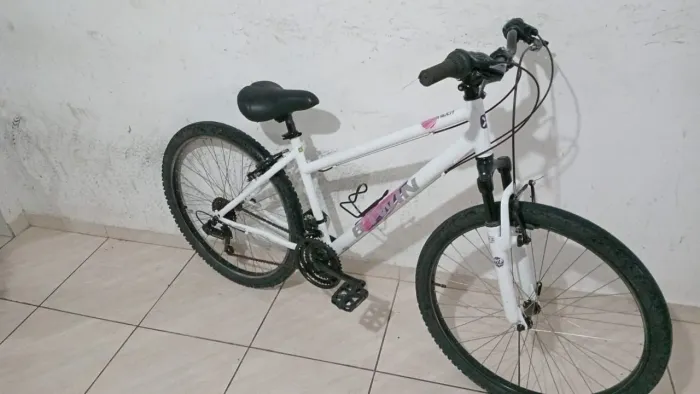 Bicicleta aro 26 impecável mesmo posso levar com taxa