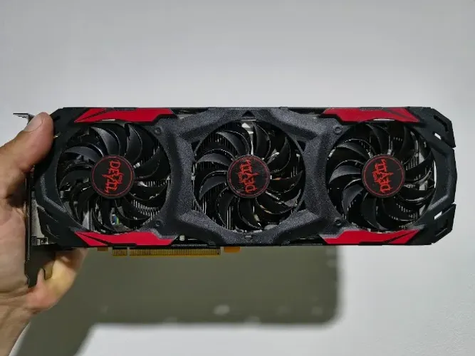 RX 570 Red Devil 4GB com defeito (reliquia) (sucata)