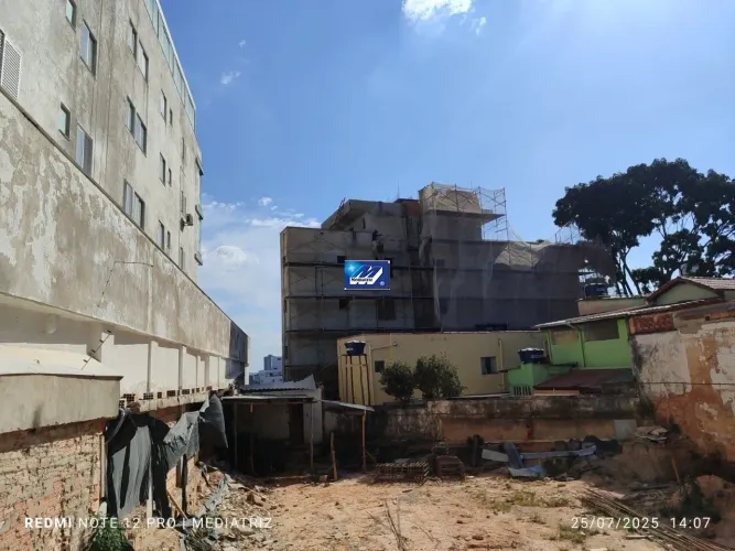 Lote com projeto aprovado com aptos e lojas