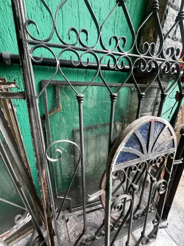 Vendo Portas e janelas de Ferro