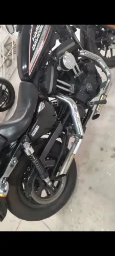 Harley Davidson XL883 R
