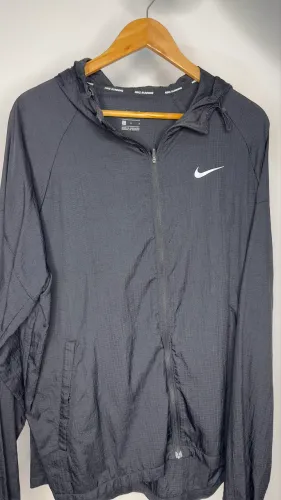 Casaco corta vento Nike 
