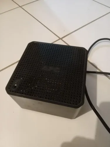 Estabilizador APC 300W entrada 115/220v saída 115v