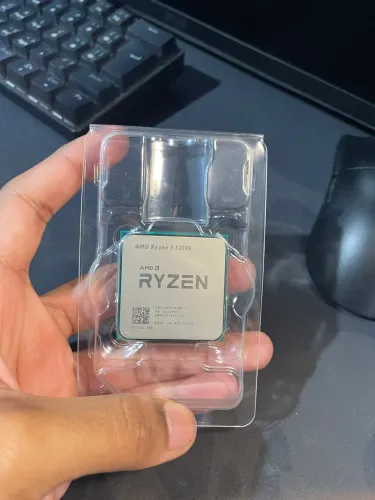 Ryzen 3 3200G + Cooler original 