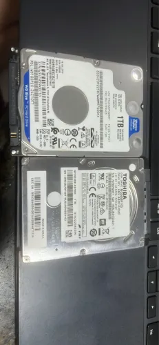 vendo dois HD toshiba e Western ambos de 1T