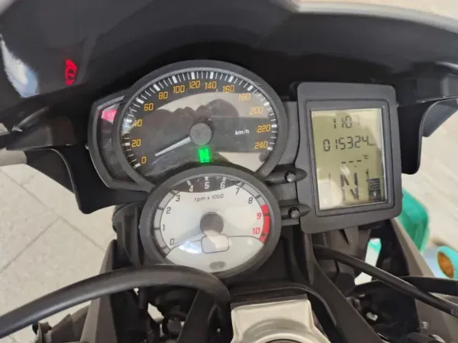 MOTO BMW F 800 LINDA 2012