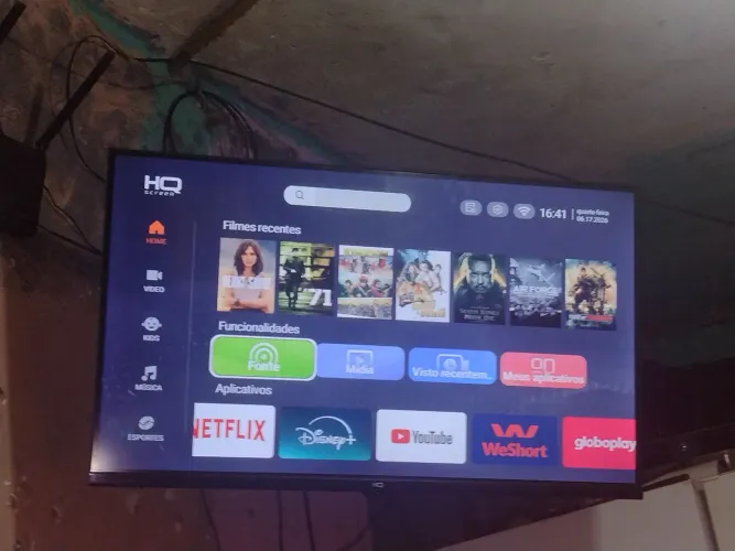 Vendo uma tv HQ smart Android novinha