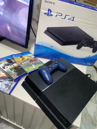 Ps4 + 3 jogos originais + controle original 
