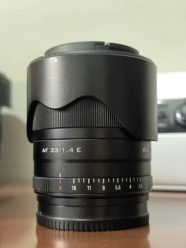 Lente VILTROX 33mm F1.4 para SONY E-mount