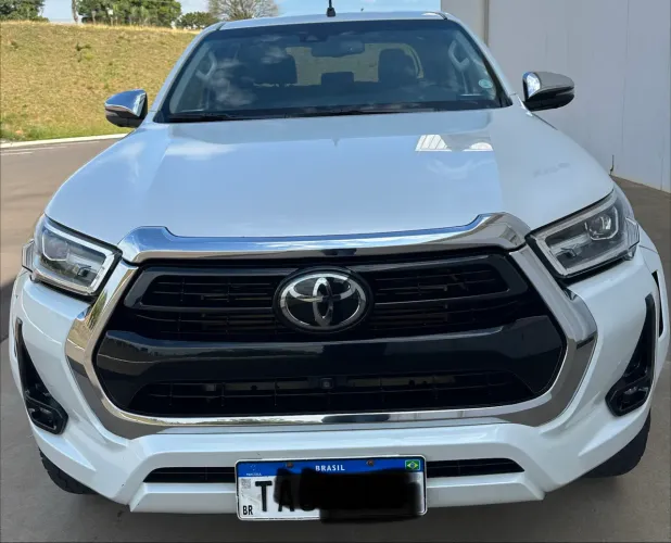 Toyota Hilux CD SRX Plus 4X4 2.8 TDI Die. Aut. 2024