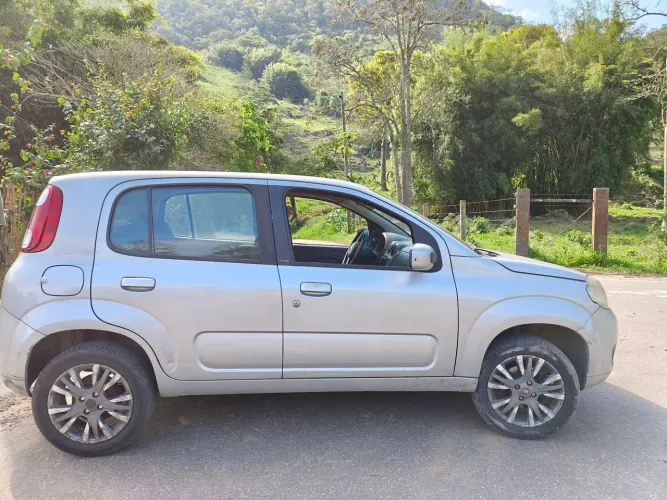 Fiat Uno Vivace/rua 1.0 EVO Fire Flex 8V 5P 2013