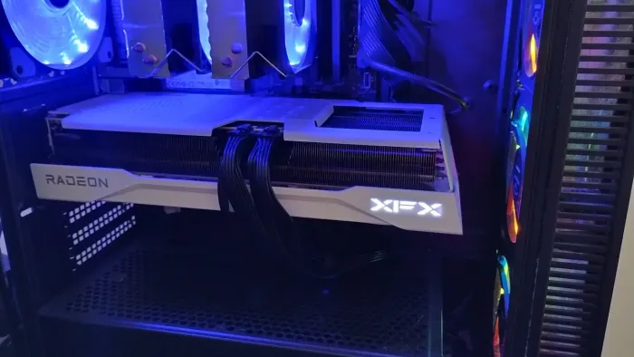 Placa de vídeo AMD RX 9070 XT 16GB