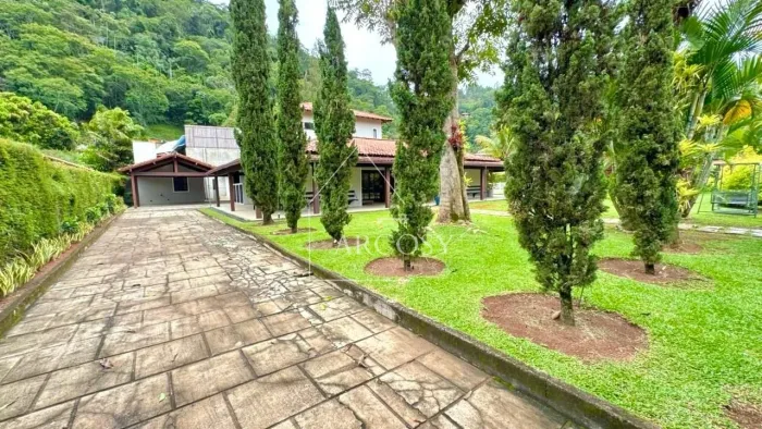 Casa com 6 dormitórios à venda, 518 m² - Itaipava - Petrópolis/RJ
