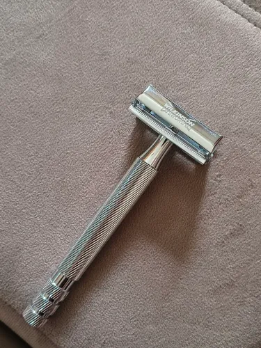 Barbeador borboleta Wilkinson Sword