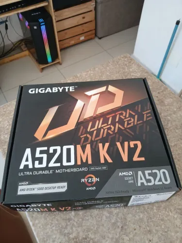 Placa Mãe AMD SOCKET AM4 GIGABYTE A520M K V2, lacrada, zero com nota e garantia !