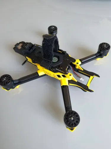 Drone SpeedyBee Master 3X montado com receptor ELRS e antena sem VTX