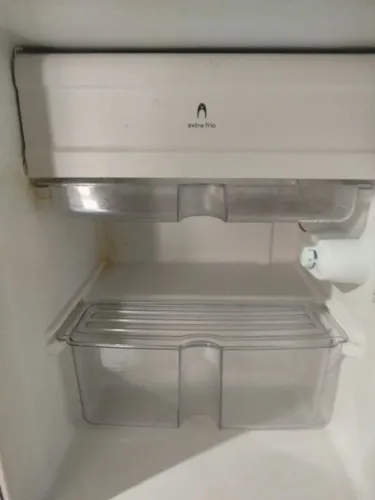 Frigobar quase novo
