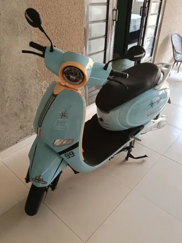 Scooter elétrica 