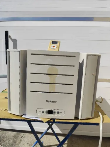 Ar condicionado com controle remoto 