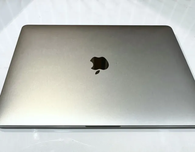 MacBook Pro - A1989 com Touch Bar