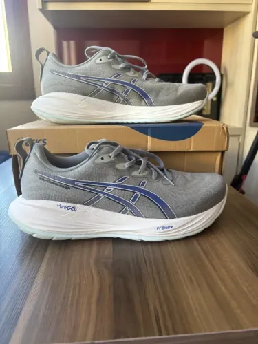 Tenis Asics usado em ótimo estado