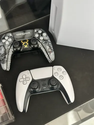 PlayStation 5 (PS5)