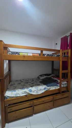 Triliche com cama auxiliar