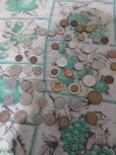 Moedas antigas de vários países