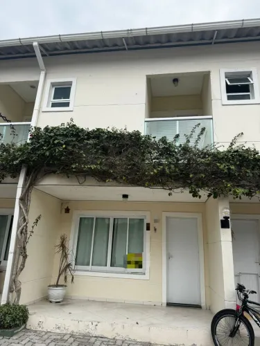 Casa para locação na praia de Juquehy em condomínio fechado