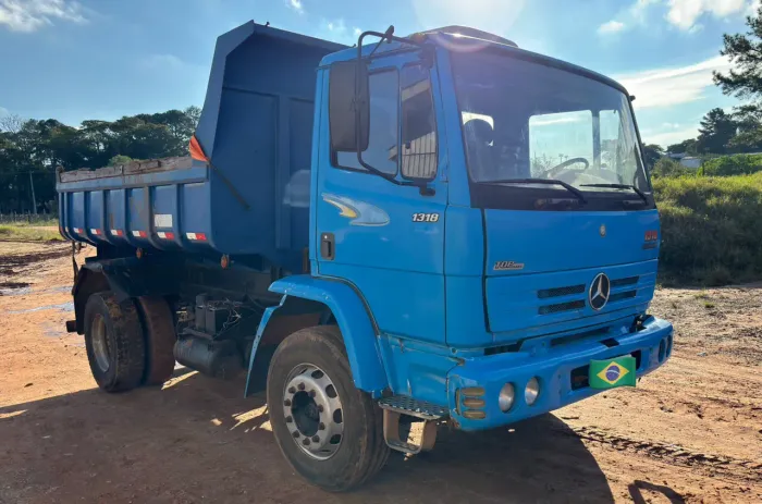 MB 1318k Reduzido Caçamba 6m3