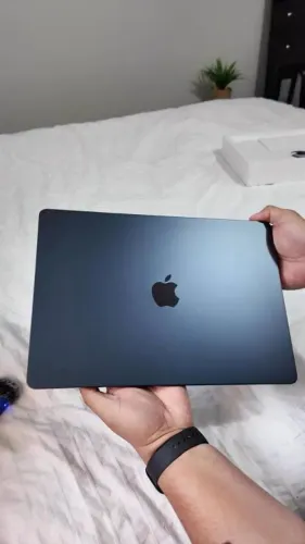MacBook Air M5 16GB RAM 512GB SSD Midnight