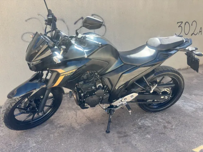Moto Fazer250
