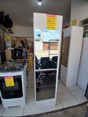 Armário multiuso uma porta com espelho semi-novo conservado