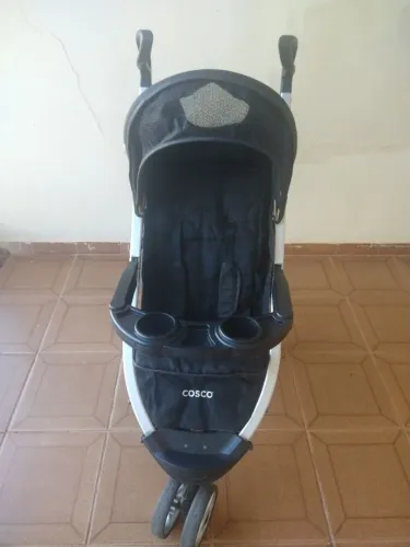 Carrinho de Bebê - (COSCO preto 3 rodas duplas)
