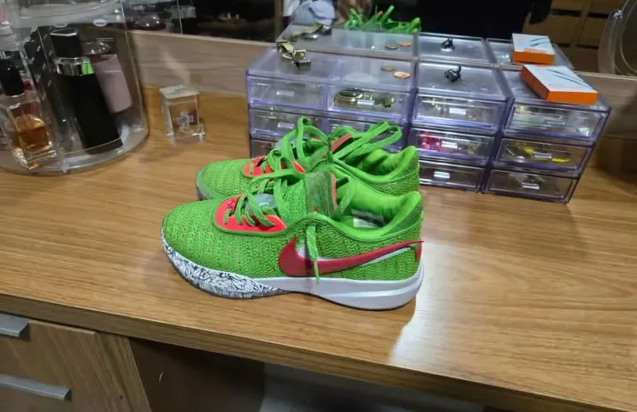 Nike Lebron XX