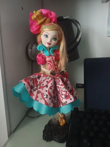 Boneca After high