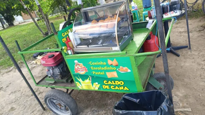 Carroça de caldo de cana pronta para trabalhar!
