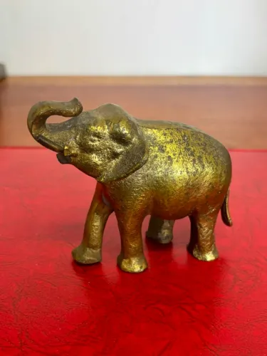 Antigo e lindo elefante, em bronze - 10,5cm de comprimento