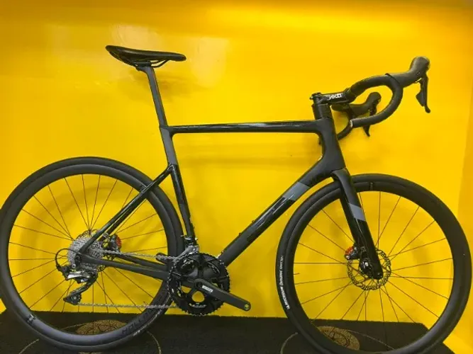 Bicicleta Cannondale Supersix Ultegra - roda carbono - tam 58