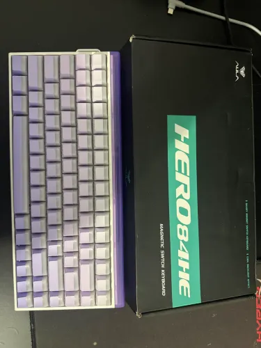 TECLADO AULA HERO 84 MAGNÉTICO