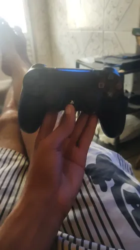 Vendo jogos e controle similar de ps4