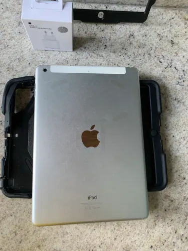 iPad A1475