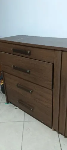 Vendo cômoda com pouco uso