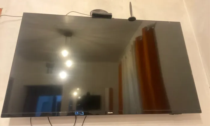 Vendo TV PHILIPS 50 POL COM DEFEITO